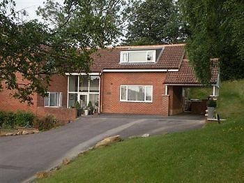 Jasmine House Bed And Breakfast Cheltenham Exterior photo
